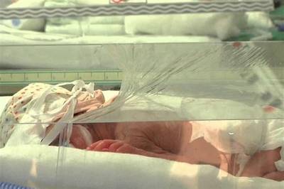 Heel Italië leeft mee met gedumpt 'vissenkind', tientallen adoptiefamilies melden zich