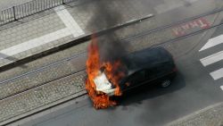 Auto brandt uit op straat in Antwerpen