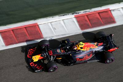 Hamilton pakt in Abu Dhabi laatste pole van seizoen, Verstappen zesde