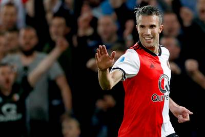 Van Persie bedankt voor testimonial bij Feyenoord