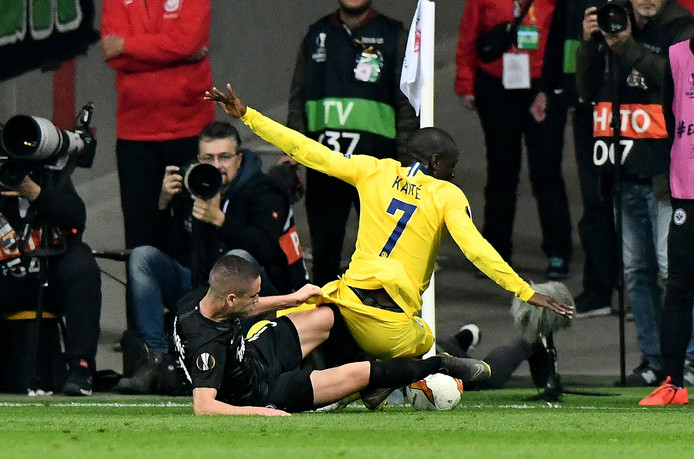Kanté in actie tegen Frankfurt.