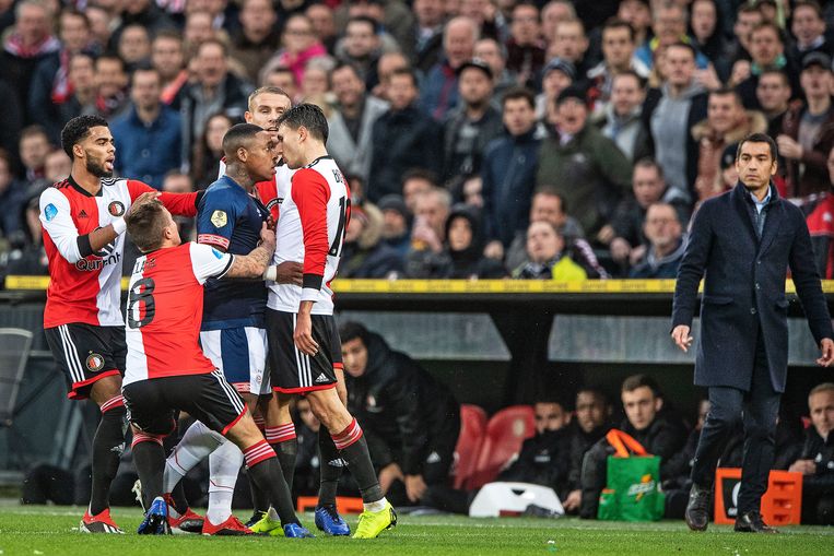 Getergd Feyenoord kan voetballen als een kampioen, zo blijkt tegen PSV (2-1)