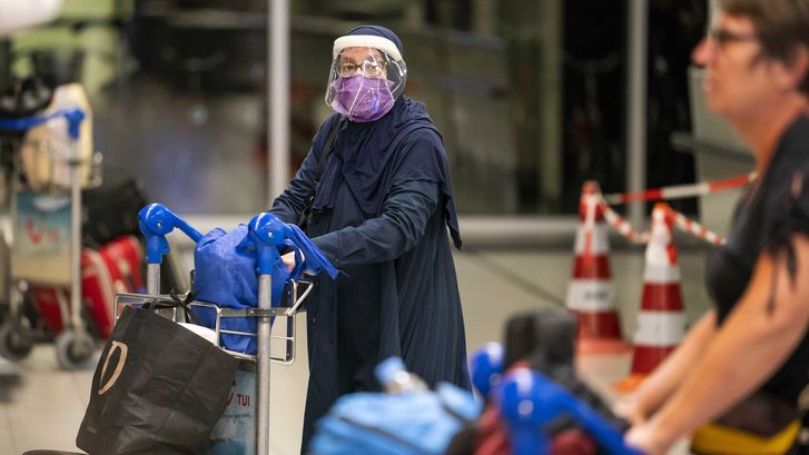 LIVE |  Ruim 500 Nederlanders bij groepsclaim tegen Tirol, Groot-Brittannië telt nu meeste coronadoden 
van Europa