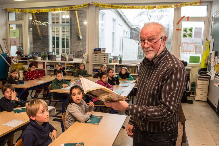 Afbeeldingsresultaat voor gepensioneerde leraren voor de klas