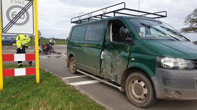 Motorrijder met spoed naar ziekenhuis na ongeval in Delden