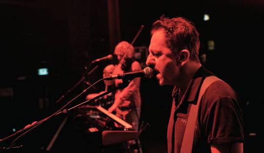 In het spoor van dEUS in Parijs: ‘Dertig jaar? Het voelt als eergisteren’