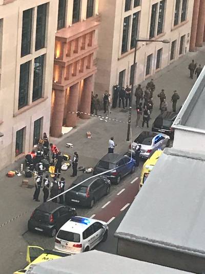 Militairen in Brussel schieten aanvaller met machete neer