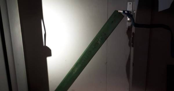 Vrouw (23) en man (39) uit Tiel op heterdaad betrapt bij inbraak bedrijfspand in Hedel