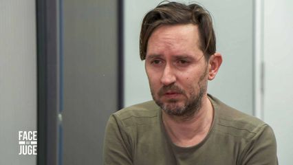 6. Il gifle sa grand-mère