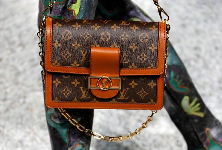  Louis  Vuitton  brengt ode aan Knokke met eigen handtas 