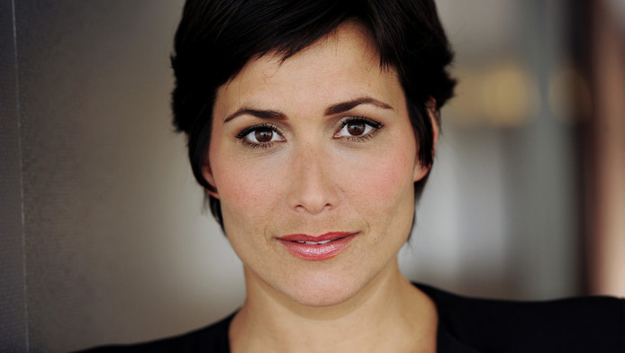 Ontwerper Barnaart apetrots op jurk van Annechien | Den Haag | AD.nl