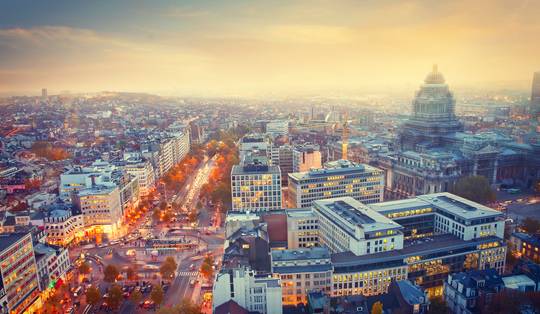 Brussel komt steeds dichter bij het failliet: ‘Bepaalde facturen zullen we even moeten laten liggen, ja’