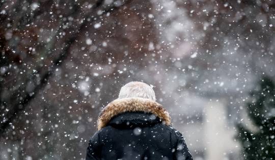 Code geel voor gladheid: mogelijk meer dan 10 centimeter sneeuw verwacht in Antwerpen, Oost-Vlaanderen en Limburg