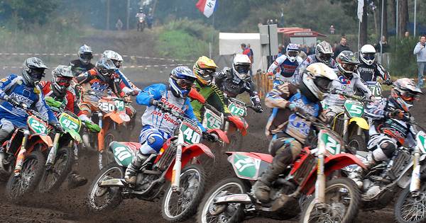 Is de grond bij Radiocircuit Stevensbeek vervuild? Nee, de waterplassen zijn met blauwalg besmet