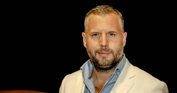 1,5 jaar oud zoontje Tijl Beckand lag met corona in ziekenhuis | Show | AD.nl