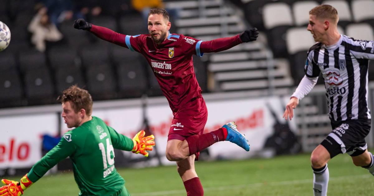 Tannane leidt Vitesse naar kwartfinale KNVB-beker, thuis ...