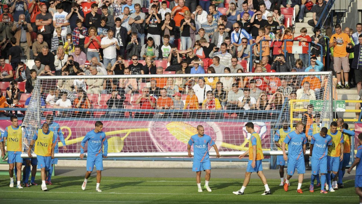 Oranje Valt Van Ene In Andere Uiterste Trouw