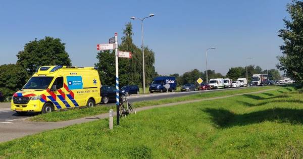 N348 dicht bij Raalte na ongeval op rotonde.