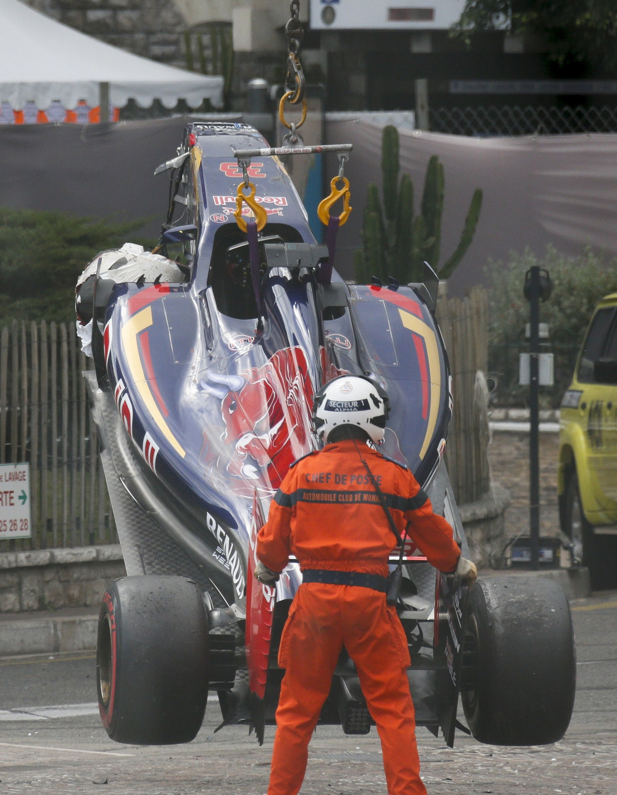 Jos Verstappen Accident . Verstappen ongedeerd na zware crash in Monaco | Het Parool