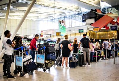 Kabinet: Eerst minder hinder door vliegverkeer, dan pas groei Schiphol