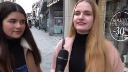 «Είμαι τελείως ανυπόστατος»: οι νέοι βλέπουν το Wetstraat με έκπληξη