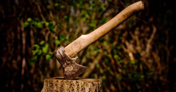 Roosendaler (42) gaat ‘volledig door het lint' bij ruzie, opgepakt voor verboden wapenbezit.