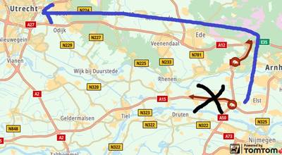 A15 weer vrijgegeven na afsluiting door ongeluk met drie vrachtwagens bij Dodewaard