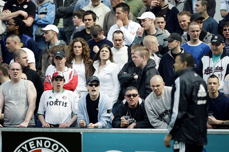 'Feyenoord huurde hooligans in voor orde in De Kuip' | Het ...