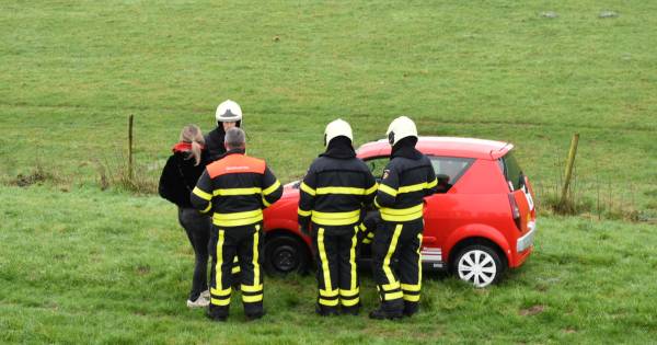 'Wonder dat auto niet over kop slaat' als hij van de Maasdijk rijdt in Wijk en Aalburg - BD.nl