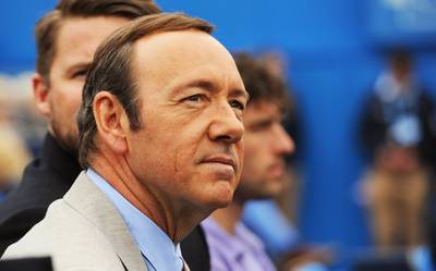 Netflix stopt met House of Cards, dag na beschuldigingen seksuele intimidatie Kevin Spacey