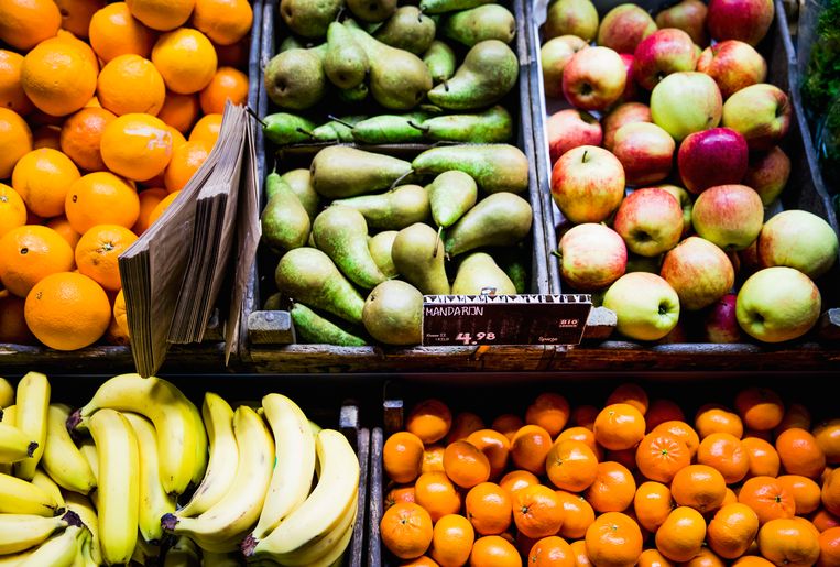 Weg met frisdrank en fruitsap, Nederlanders eten vaker een appel - Trouw