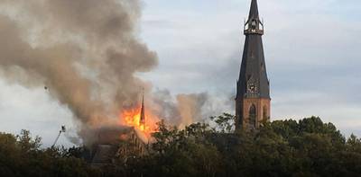 Zeer grote brand in kerk Amstelveen