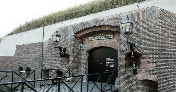 Fort Pannerden krijgt stroom van de stroom