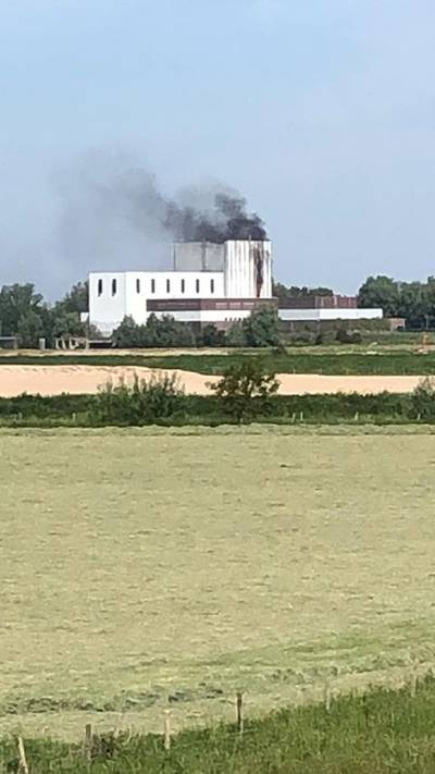 Zeer grote brand bij oude kerncentrale in Dodewaard: geen risico op vrijkomen radioactieve straling