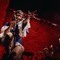 The Last Dinner Party was in Vorst Nationaal groots en flamboyant ★★★★☆