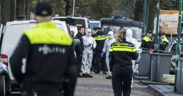 'Weer grote politie-actie bij woonwagenkamp in onderzoek naar Martien R.: bewoners moeten tijdelijk weg' .