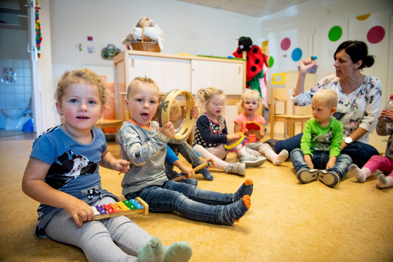 Beste Enterse peuters lekker muzikaal bezig | Foto | tubantia.nl ZJ-58