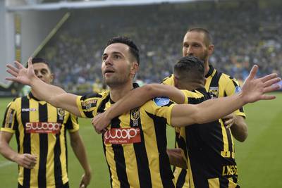 Vitesse walst met galavoorstelling over NAC heen