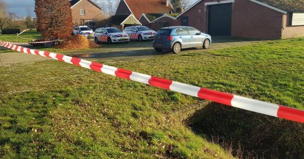 Vermoedelijk drugslab in voormalig boerenbedrijf.
