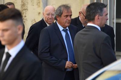 Platini verliest in hoger beroep en blijft geschorst
