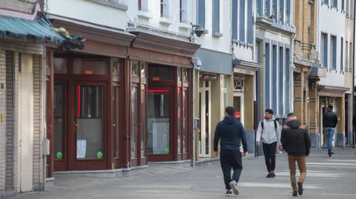 Sekswerkers in Antwerps Schipperskwartier zien amper klanten: “Mondmaskers, handgel: het is hier perfect veilig. Maar niemand komt”