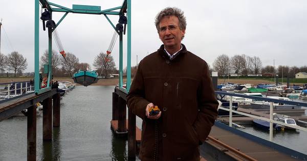 Oss schaft opruimboot aan: 'Nu kunnen we het gebied nog mooier maken' - BD.nl