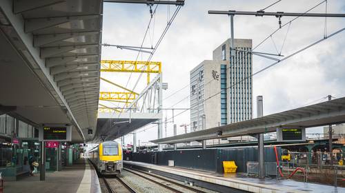 Hoe het mogelijk is dat de werf van het Sint-Pietersstation zo ontspoorde?