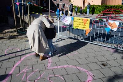 Biezenkamp in Beek begint op maandag met groep blauw: ‘Dikke kus en tot straks’