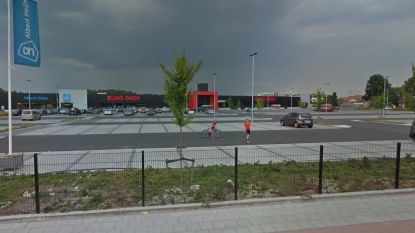 Dieven Proberen In Te Breken Bij Euroshop Geen Buit Maar Wel Schade Aan Dak Sint Niklaas Hln Be