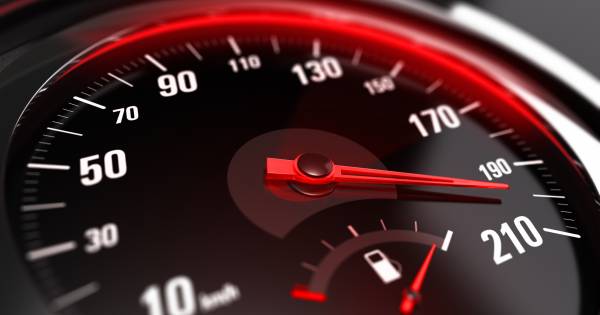 "Man rijdt 80 kilometer harder dan de limiet op de vlucht voor politie in Wanroij". #maasland #