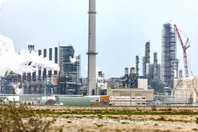 Shell vangt bot bij rechter om overwerk