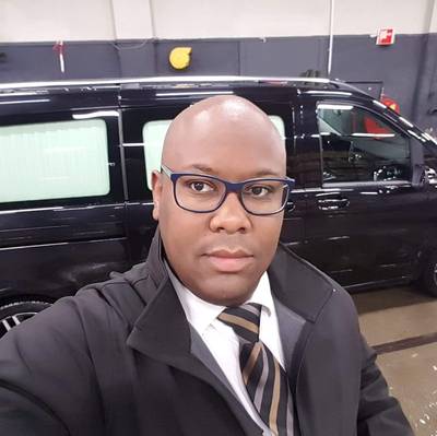 Chauffeur rouwwagen schrijft frustratie van zich af: Wat bezielt jullie om te gaan toeteren?