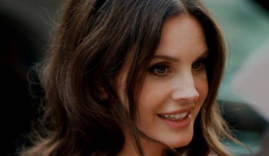 Bruiloft met alligatorgids, ruzie met Ethel Cain en een album dat maar niet komt: wat is er aan de hand met Lana Del Rey?