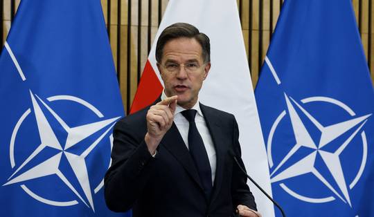 NAVO-baas Mark Rutte: 'Poetin is bereid steeds roekelozer te zijn op de oostflank'